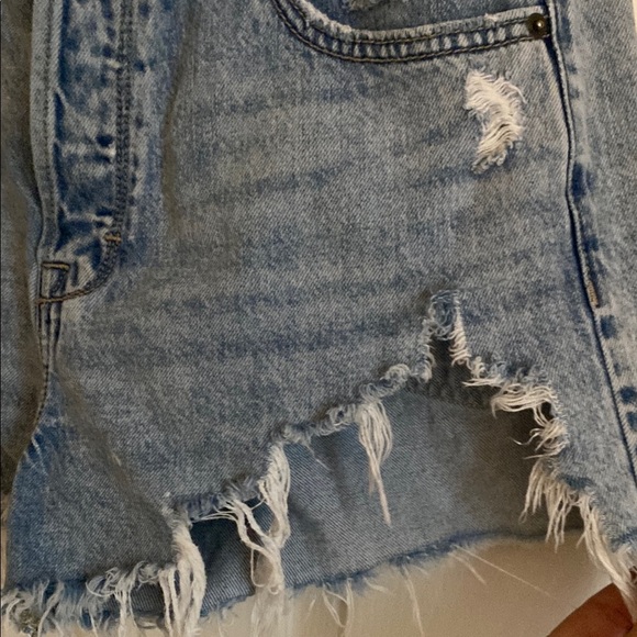 Hidden Destroyed Denim Jean Short light wash high rise size Medium - Picture 2 of 10
